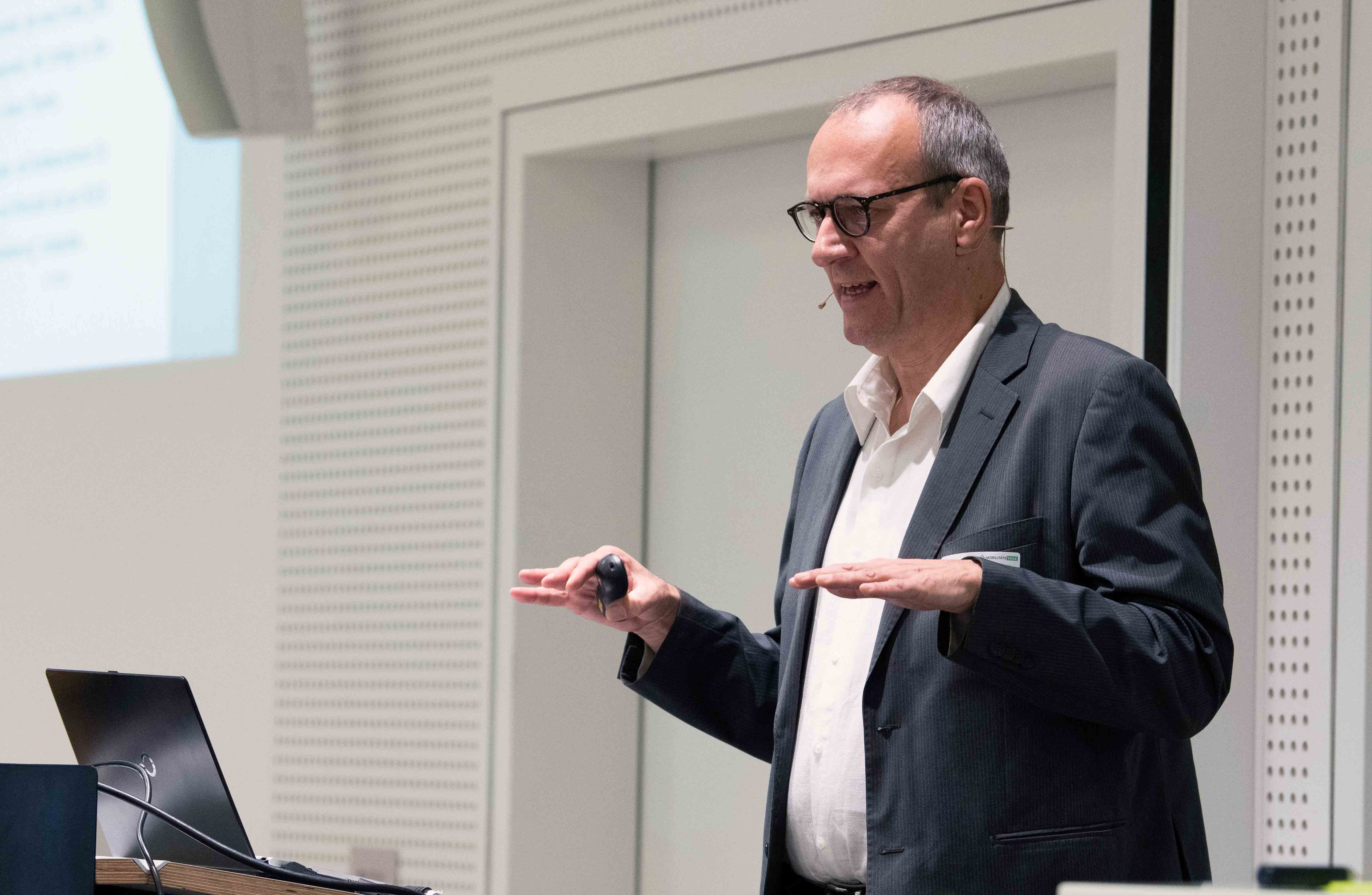 Jürgen Schultheis, Klimawandel, Mobilität, Verkehr, Nachhaltigkeit, Energiewende, Verkehrswende, Anthropozän, Frankfurt, HOLM, Climate Change, Transport, Anthropocene, Sustainability, Transition 