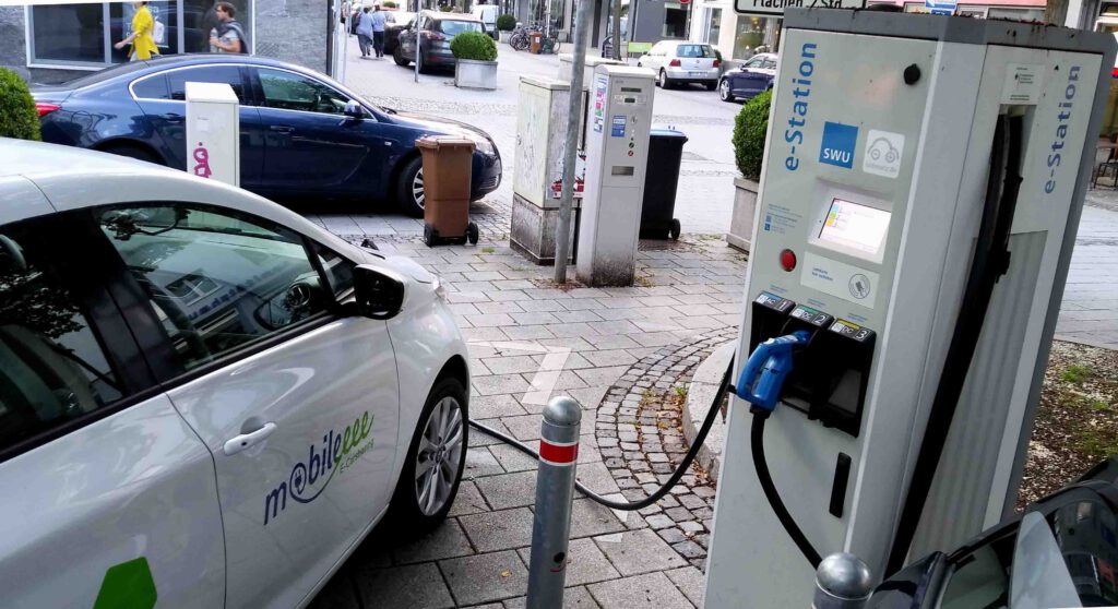 Elektromobilität, Selbstversuch, Renault, Zoe, Jürgen Schultheis, Elektroauto, Kosten, Test, Verkehrskontor FrankfurtRheinMain, Verbrenner, Urlaub