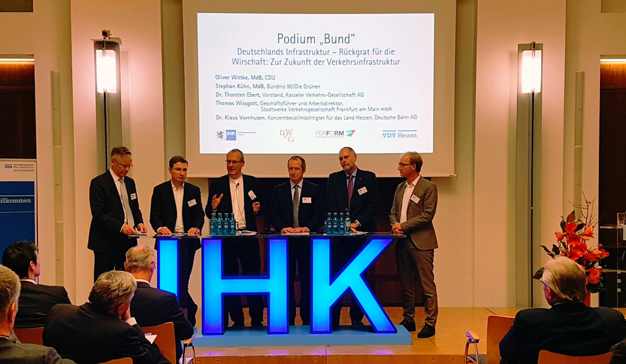 IHK Frankfurt, VDV, Klaus Vornhusen, Stephan Kühn, Oliver Wittke, Thomas Wissgott, Dr. Thorsten Ebert, Jürgen Schultheis, Mobilität, Verkehr, Aviation, Nachhaltigkeit, Planetare Belastungsgrenzen, Klimawandel, Frankfurter Rundschau, House of Logistics and Mobility, HOLM GmbH, Verkehrskontor FrankfurtRheinMain, Ethik, Verantworung, Gerechtigkeit, Moderation, Vortrag 