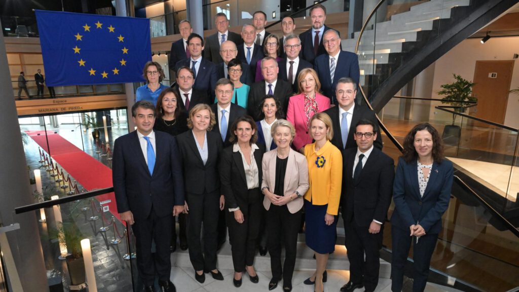 EU, Flottengrenzwert, Strafzahlungen, CO2, Abgase, Pkw, Auto, Green Deal, Autohersteller, OEMs, Verkehrskontor FrankfurtRheinMain, Jürgen Schultheis, Friedrich Merz, Alexander Dobrindt, Ursula von der Leyen, VDA, ACEA, Ina Richter, Henry Shue, Karen Smith Stegen, Prof Dr med Christian Schulz, Angela Merkel 