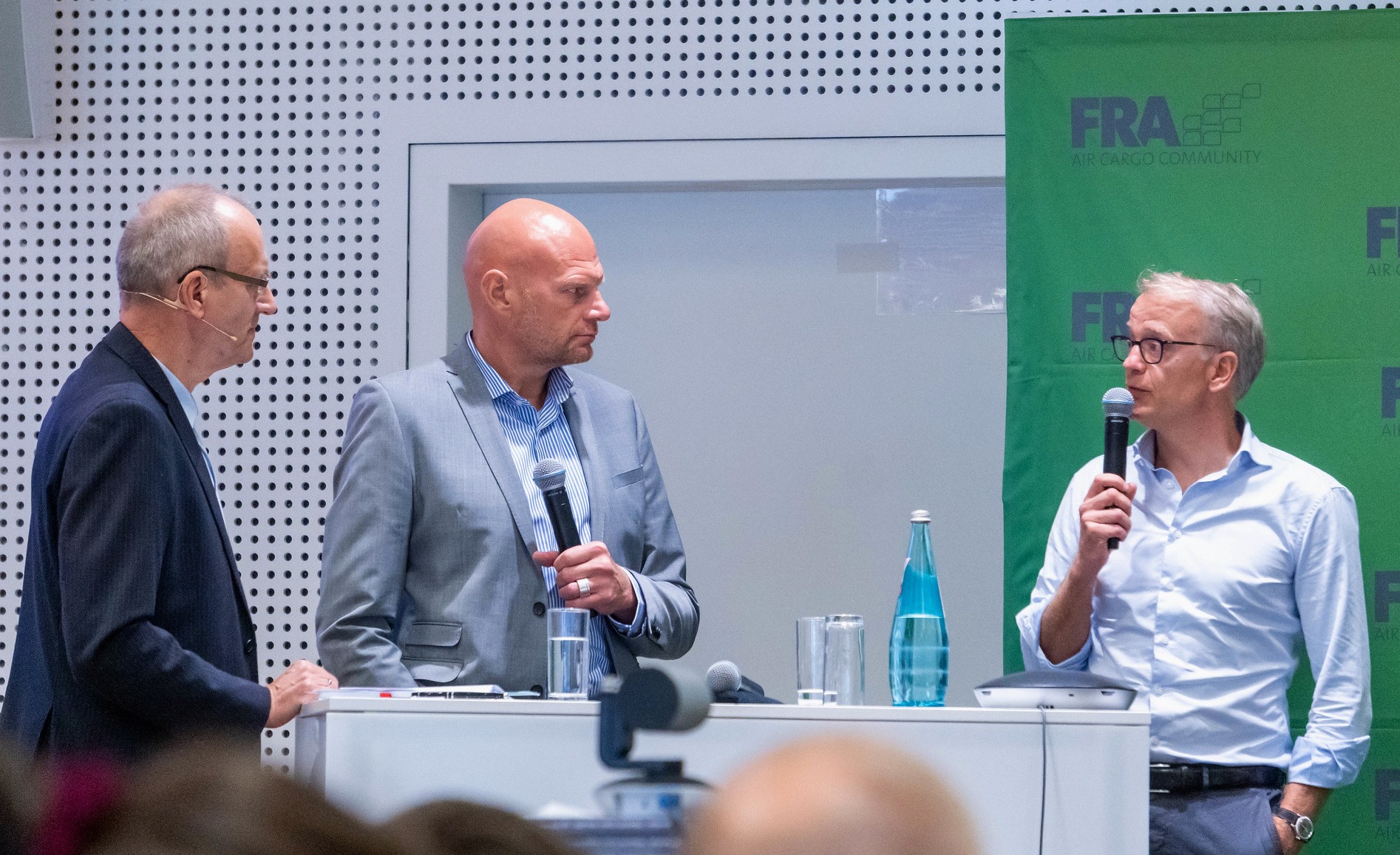 Jürgen Schultheis, Mobilität, Verkehr, Aviation, Nachhaltigkeit, Planetare Belastungsgrenzen, Klimawandel, Frankfurter Rundschau, House of Logistics and Mobility, HOLM GmbH, Verkehrskontor FrankfurtRheinMain, Ethik, Verantworung, Gerechtigkeit, Moderation, Vortrag