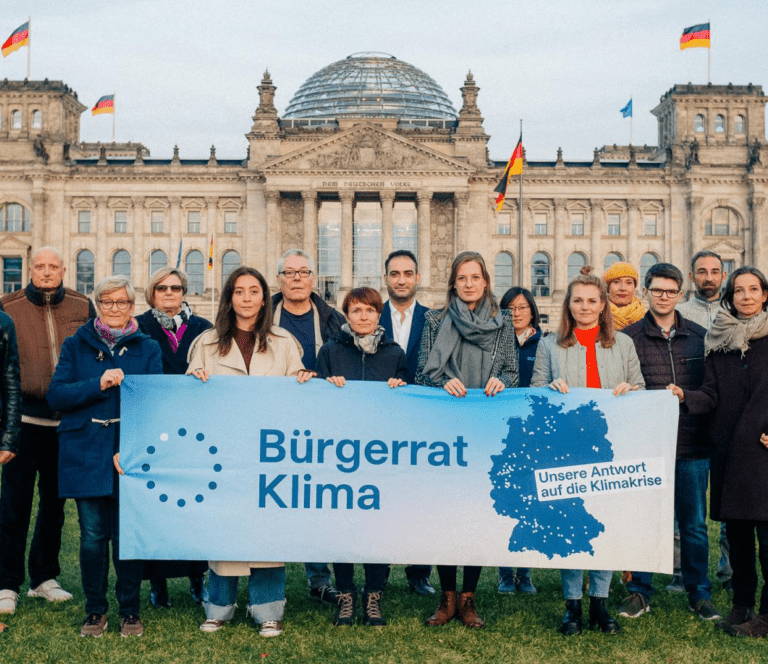 15-Minuten-Stadt, Bürgerrat Klima, Carlos Moreno, Drei-Minuten-Stadt, Jürgen Schultheis, Kaltstart, Klimawandel, Mobilität in Deutschland, MiD, Mobilität, Patrick Bernard, Planetary Boundaries, Radverkehr, Republic of super neighbors, République des HyperVoisins, Superblocks, Sven Eggimann, Tempo 30, Ulrich Beck, Verbrenner, Verbrennungsmotor, Verkehr, Verkehrskontor FrankfurtRheinMain, Wegelängen, Willy Brandt, Johan Rockström, Diana Ivanova, Verkehr und Klimaschutz