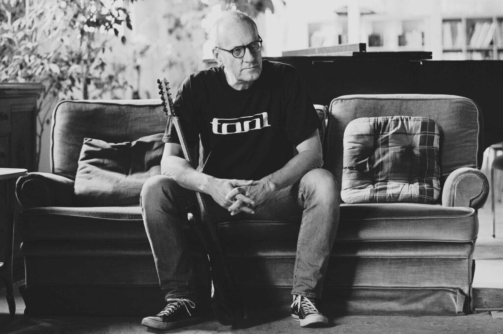 Apes of God, Jürgen Schultheis, „Treated Nature – Remix 2026“, Offenbach, Progressive Rock, Ambient, Industrial, Alternative, King Crimson, Tool, Steve Reich, Minimal Music 