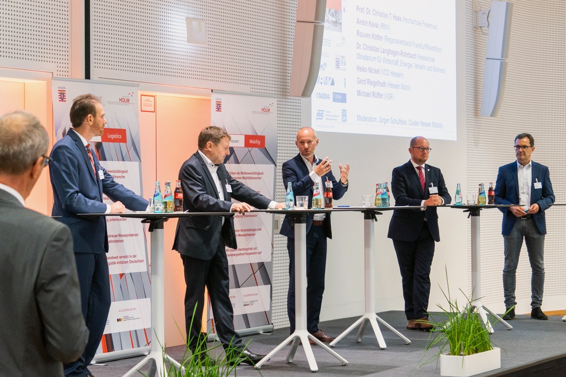 Jürgen Schultheis, Mobilität, Verkehr, Aviation, Nachhaltigkeit, Planetare Belastungsgrenzen, Klimawandel, Frankfurter Rundschau, House of Logistics and Mobility, HOLM GmbH, Verkehrskontor FrankfurtRheinMain, Ethik, Verantworung, Gerechtigkeit, Moderation, Vortrag