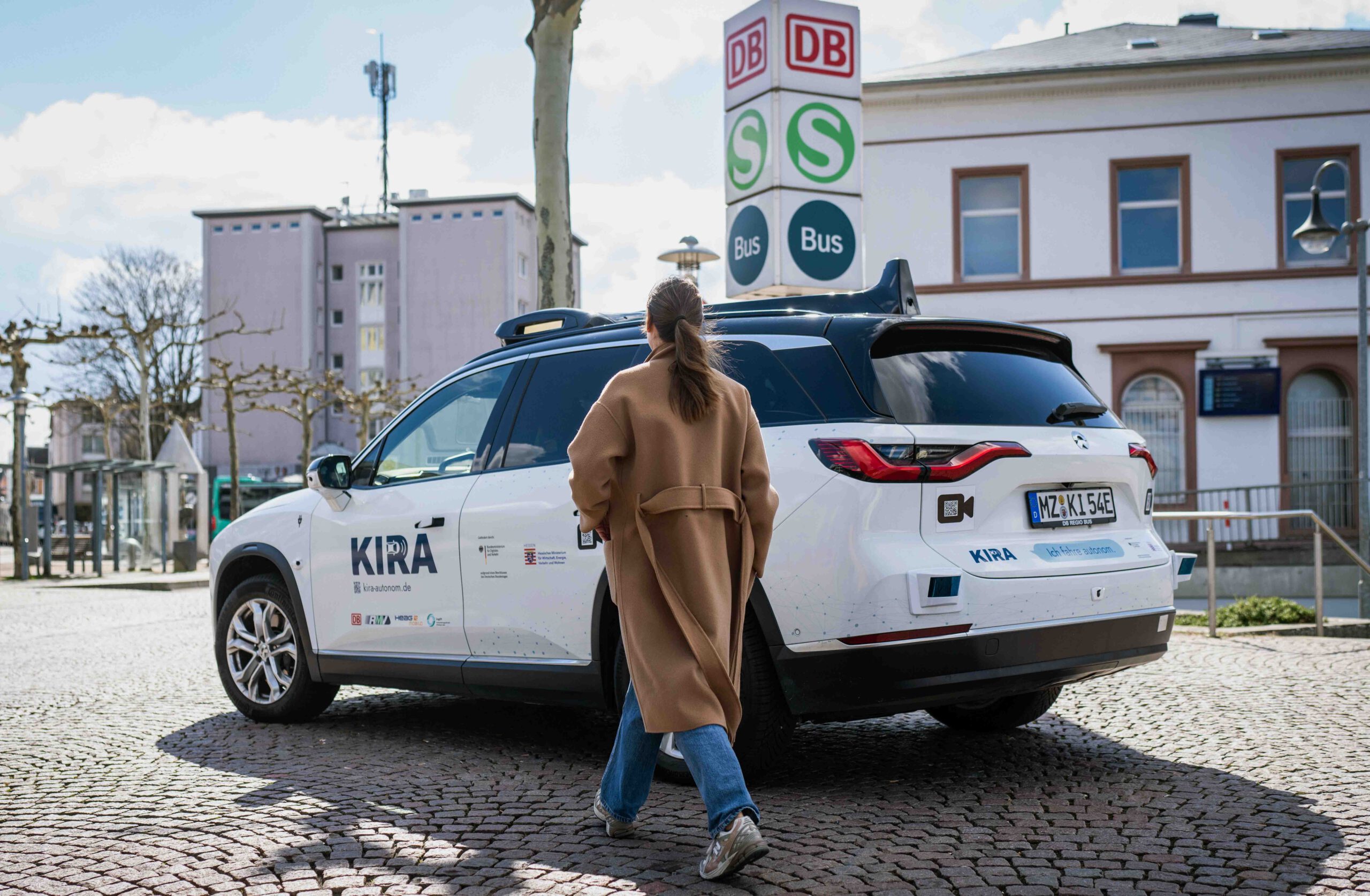 RMV, rms GmbH, KIRA, Automobilindustrie, VDA, ÖPNV, Autonomes Fahren, Mobilität, Verkehr, Hopper, Carlos, Thorsten Möginger, Jürgen Schultheis, Verkehrskontor FrankfurtRheinMain, kvgOF, Oliver Quilling, Andreas Maatz