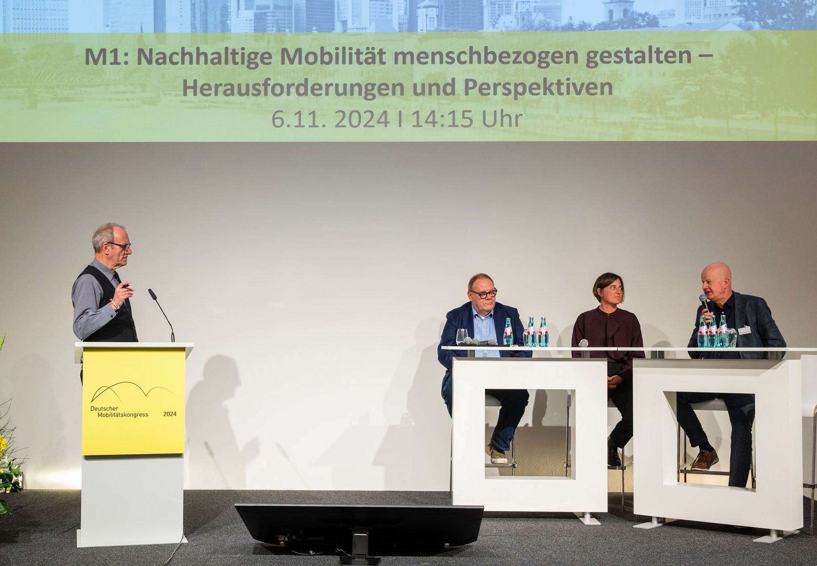 Jürgen Schultheis, Mobilität, Verkehr, Aviation, Nachhaltigkeit, Planetare Belastungsgrenzen, Klimawandel, Frankfurter Rundschau, House of Logistics and Mobility, HOLM GmbH, Verkehrskontor FrankfurtRheinMain, Ethik, Verantworung, Gerechtigkeit, Moderation, Vortrag